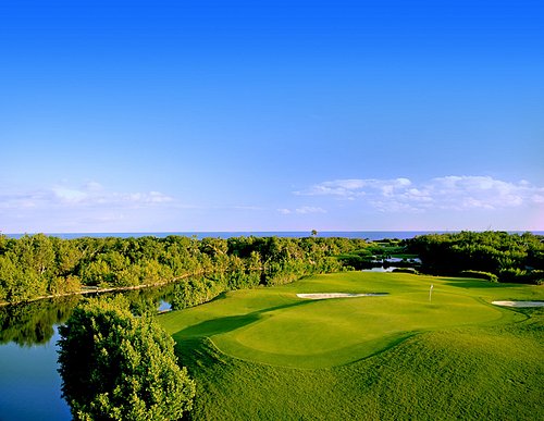 Discover Cancuns All-Inclusive Golf Resorts