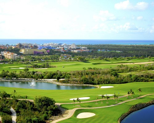 Discover the Golf Courses of Playa Del Carmen