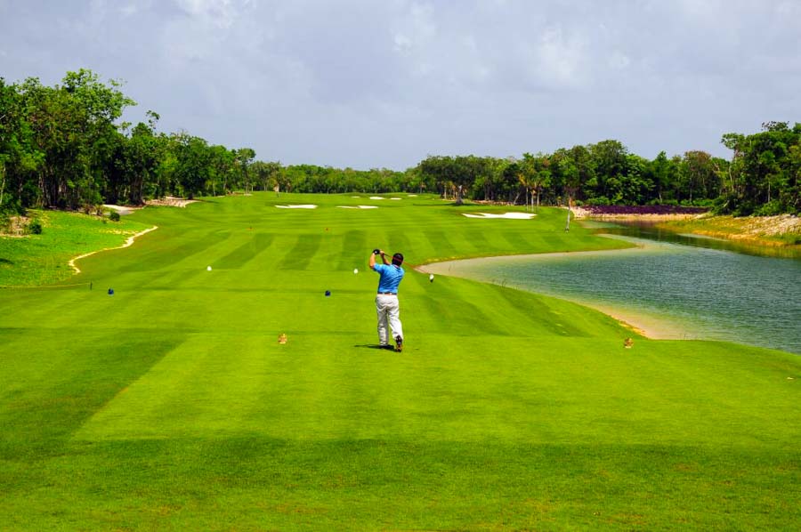 Discover the Golf Courses of Playa Del Carmen