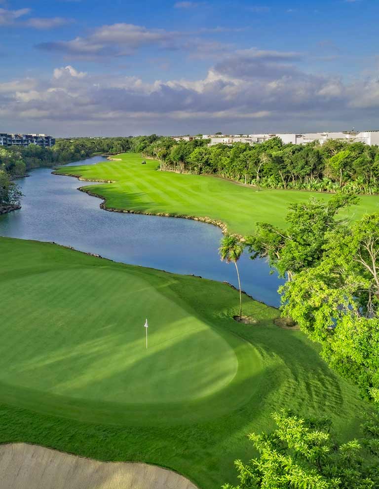 Exploring the Golf Courses in Riviera Maya