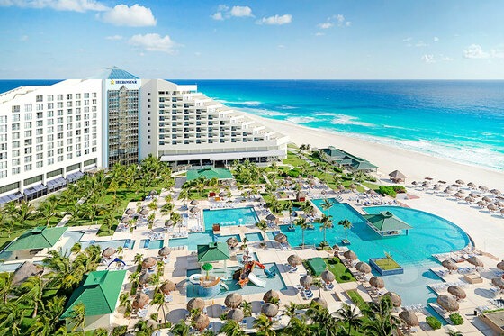 Relax and Unwind: Cancun Hotel Day Passes Offer the Perfect Escape